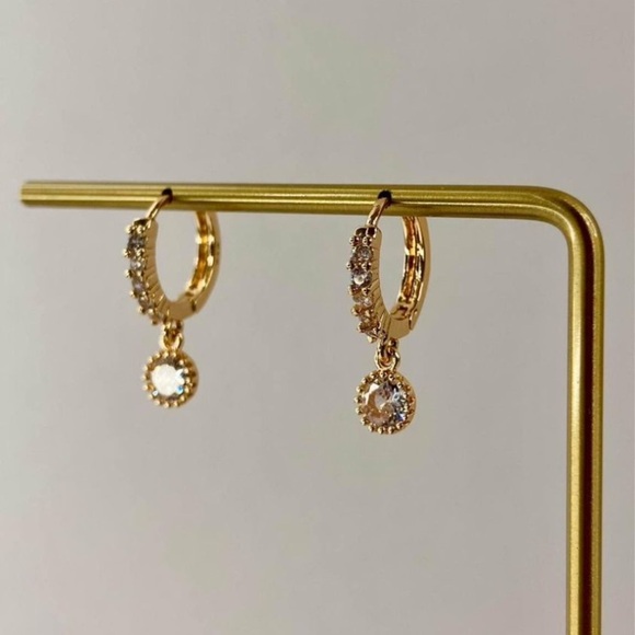 Beautiful Pair of High Quality Gold Plated French Hoop Earrings - Picture 1 of 4